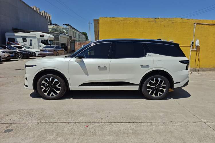 Used Ford Edge 2025 Ford Explorer L 2.0T EcoBoost E-Hybrid Four-Wheel-Drive 7-Seater Supreme Model Exterior 6
