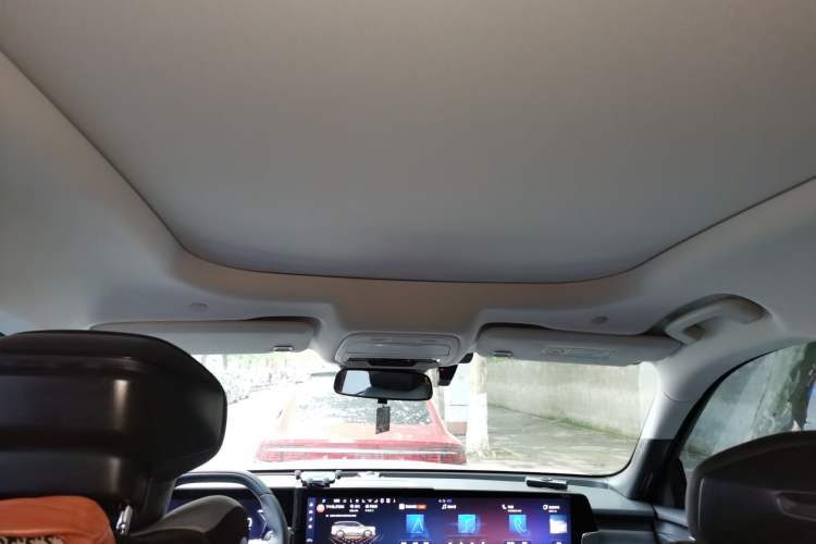 Used Ford Edge 2025 Escape L 2.0T EcoBoost Two-Wheel Drive 7-Seater Luxury Model Headliner
