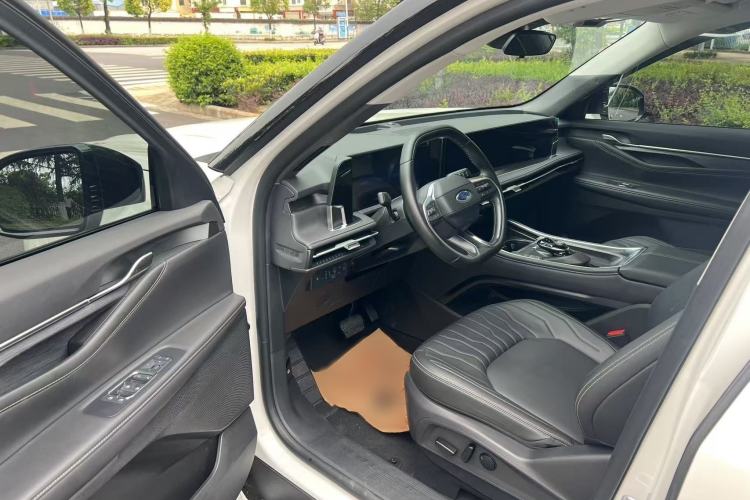 Used Ford Edge 2025 Escape L 2.0T EcoBoost Two-Wheel Drive 7-Seater Luxury Model Interior 2