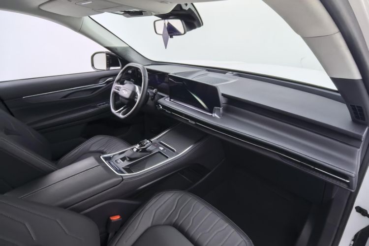 Used Ford Edge 2025 Ford Explorer L 2.0T EcoBoost E-Hybrid Two-Wheel Drive 7-Seater Fashion Edition Interior 6