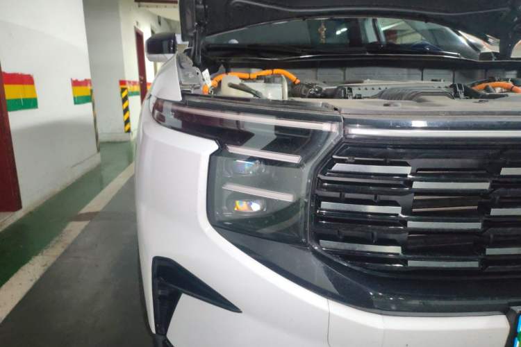 Used Ford Edge 2025 Ford Explorer L 2.0T EcoBoost E-Hybrid Two-Wheel Drive 7-Seater Luxury Model Right Front Headlight