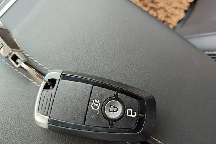 Used Ford Edge 2025 Escape L 2.0T EcoBoost Two-Wheel Drive 7-Seater Luxury Model Vehicle Key