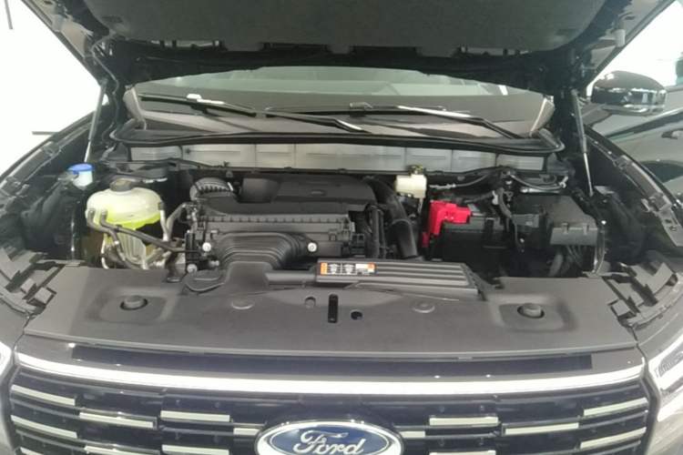 Used Ford Edge 2026 Model Explorer L 2.0T EcoBoost Four-Wheel Drive Seven-Seat Ultimate Engine Bay