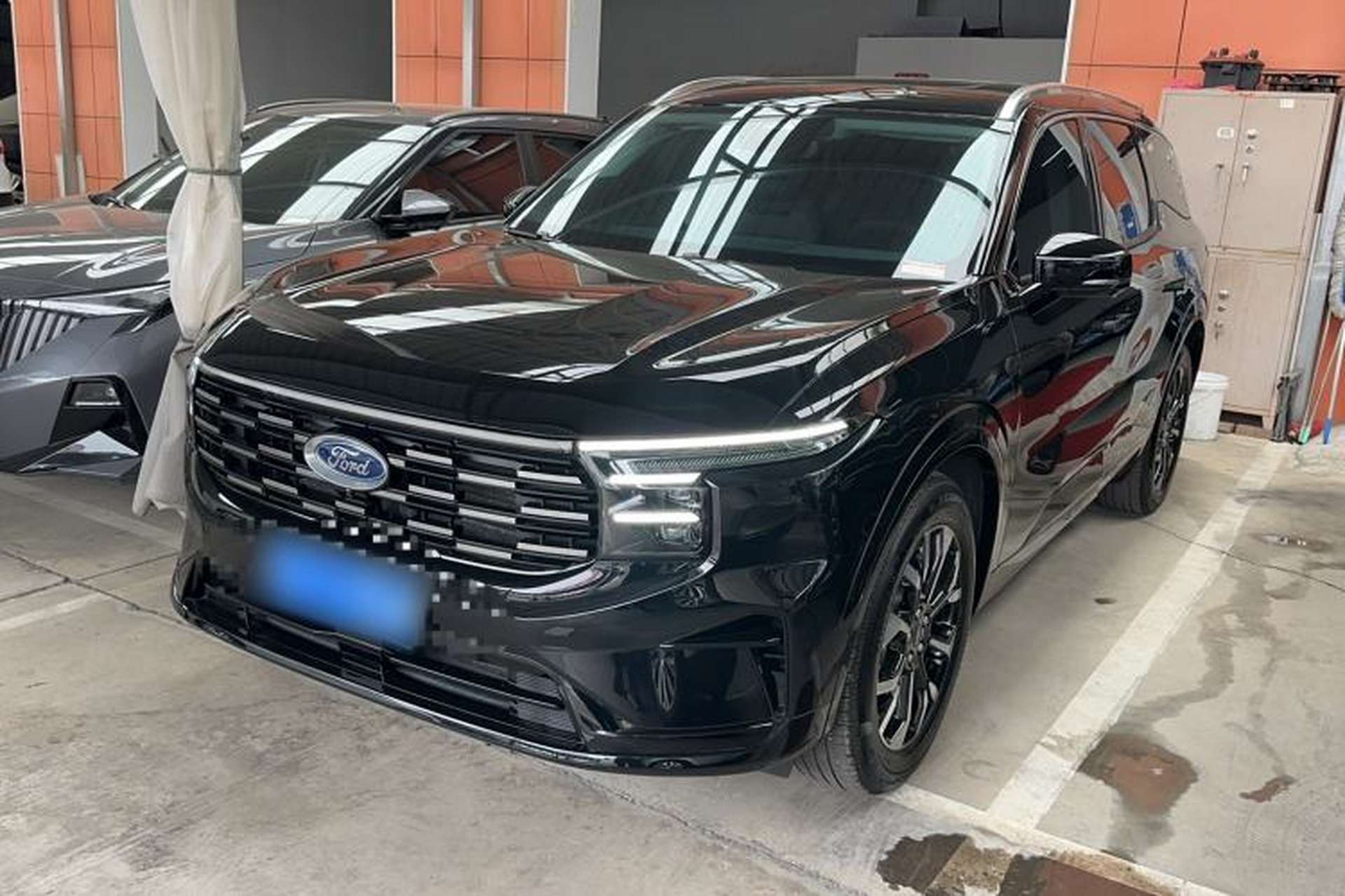 Used Ford Edge 2026 Model Explorer L 2.0T EcoBoost Four-Wheel Drive Seven-Seat Ultimate Front Left 45 Deg