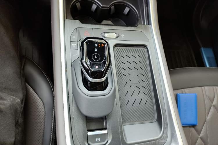 Used Ford Edge 2026 Model Explorer L 2.0T EcoBoost E Hybrid Four-Wheel Drive Seven-Seat Ultimate Gear Lever