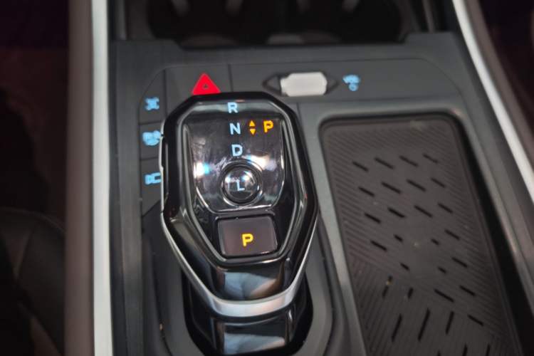 Used Ford Edge 2026 Model Explorer L 2.0T EcoBoost E Hybrid Four-Wheel Drive Seven-Seat Ultimate Gear Lever