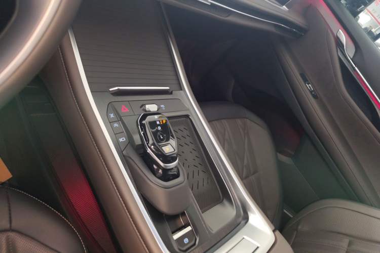 Used Ford Edge 2026 Model Explorer L 2.0T EcoBoost Four-Wheel Drive Seven-Seat Ultimate Gear Lever