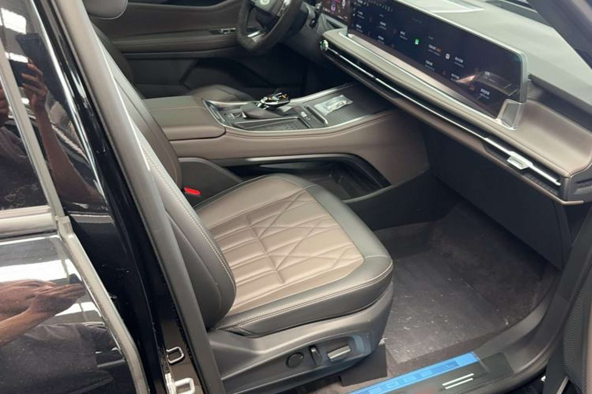 Used Ford Edge 2026 Model Explorer L 2.0T EcoBoost Four-Wheel Drive Seven-Seat Ultimate Interior 2