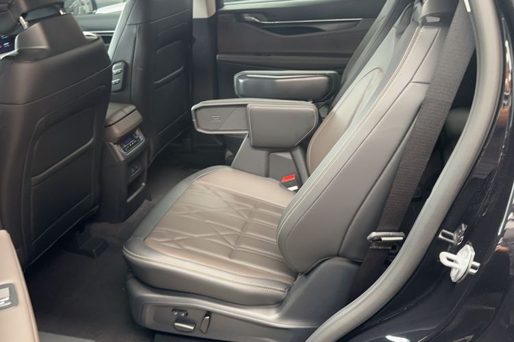 Used Ford Edge 2026 Model Explorer L 2.0T EcoBoost Four-Wheel Drive Seven-Seat Ultimate Interior 3