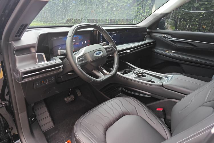 Used Ford Edge 2026 Model Explorer L 2.0T EcoBoost E Hybrid Two-Wheel Drive Seven-Seat Luxury Left Front Seat
