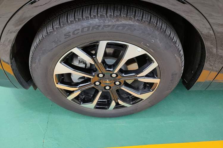 Used Ford Edge 2026 Model Explorer L 2.0T EcoBoost E Hybrid Four-Wheel Drive Seven-Seat Ultimate Left Front Wheel Hub
