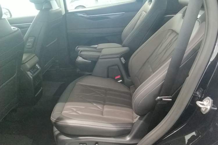 Used Ford Edge 2026 Model Explorer L 2.0T EcoBoost Four-Wheel Drive Seven-Seat Ultimate Left Rear Seat