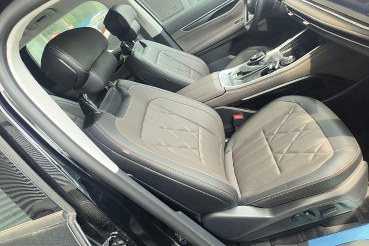 Used Ford Edge 2026 Model Explorer L 2.0T EcoBoost Four-Wheel Drive Seven-Seat Ultimate Right Front Seat