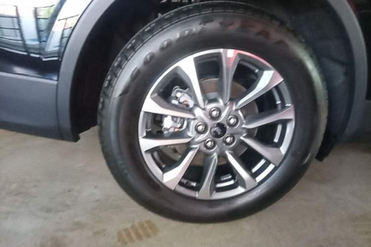 Used Ford Edge 2026 Model Explorer L 2.0T EcoBoost E Hybrid Two-Wheel Drive Seven-Seat Luxury Right Rear Wheel Hub