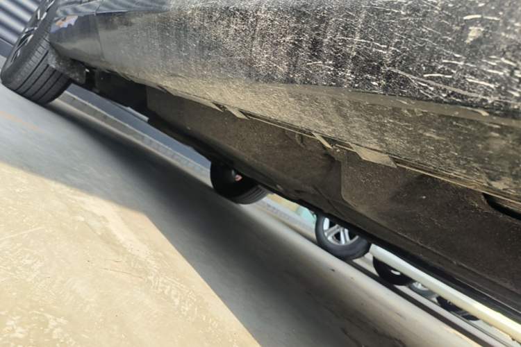 Used Ford Edge 2026 Model Explorer L 2.0T EcoBoost Four-Wheel Drive Seven-Seat Ultimate Right Side Sill