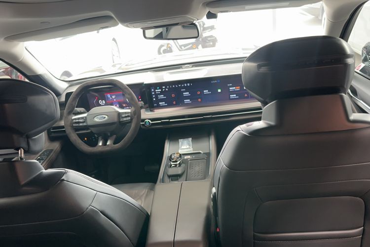 Used Ford Edge 2026 Model Explorer L 2.0T EcoBoost Four-Wheel Drive Seven-Seat Ultimate Trunk