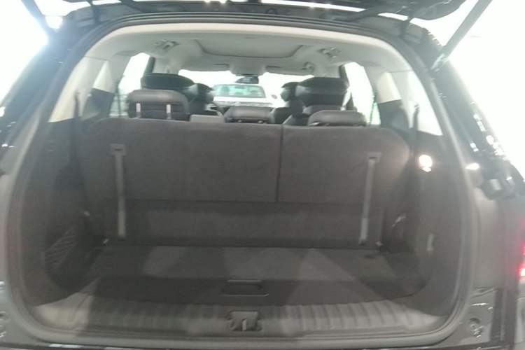 Used Ford Edge 2026 Model Explorer L 2.0T EcoBoost Four-Wheel Drive Seven-Seat Ultimate Trunk