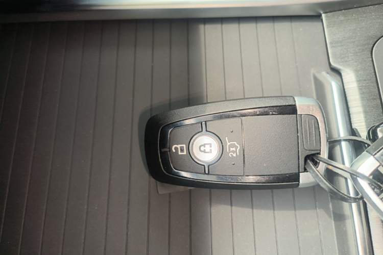 Used Ford Edge 2026 Model Explorer L 2.0T EcoBoost Four-Wheel Drive Seven-Seat Ultimate Vehicle Key