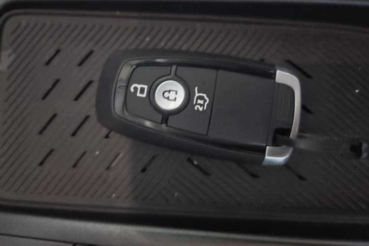 Used Ford Edge 2026 Model Explorer L 2.0T EcoBoost E Hybrid Four-Wheel Drive Seven-Seat Ultimate Vehicle Key