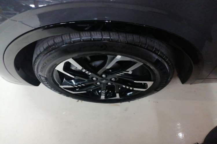 Used Ford Edge 2026 Model Explorer L 2.0T EcoBoost E Hybrid Four-Wheel Drive Seven-Seat Flagship Left Front Wheel Hub