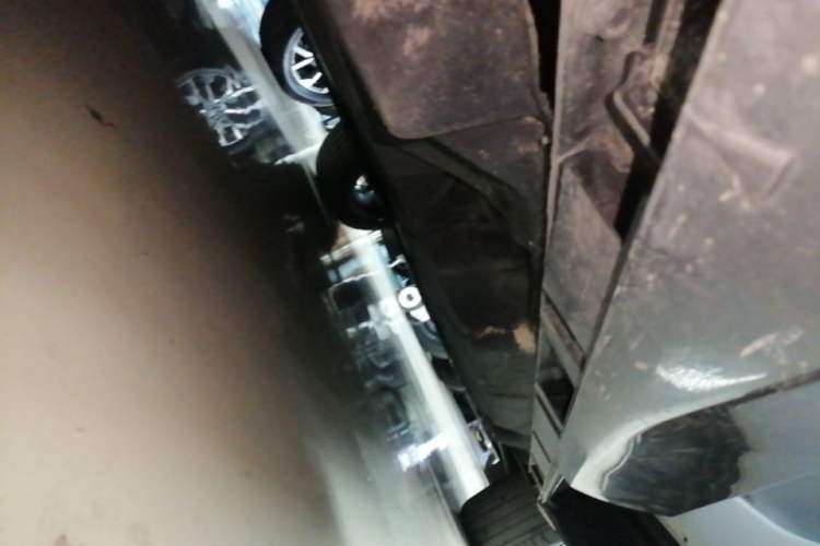 Used Ford Edge 2026 Model Explorer L 2.0T EcoBoost E Hybrid Four-Wheel Drive Seven-Seat Flagship Right Side Sill