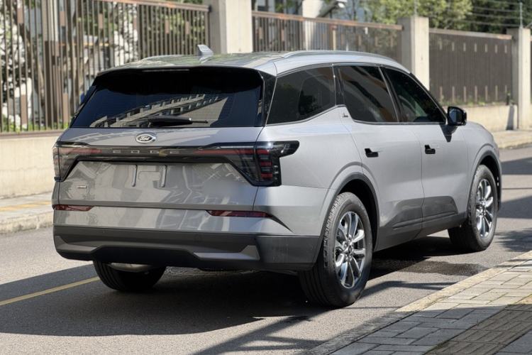 Used Ford Edge 2026 Model Explorer L 2.0T EcoBoost E Hybrid Two-Wheel Drive Seven-Seat Luxury Exterior 5