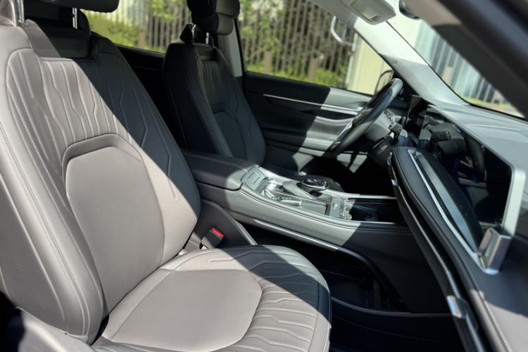 Used Ford Edge 2026 Model Explorer L 2.0T EcoBoost E Hybrid Two-Wheel Drive Seven-Seat Luxury Interior 1