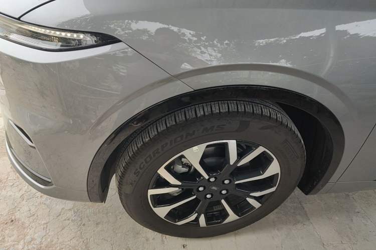Used Ford Edge 2026 Model Explorer L 2.0T EcoBoost E Hybrid Four-Wheel Drive Seven-Seat Ultimate Left Front Wheel Hub