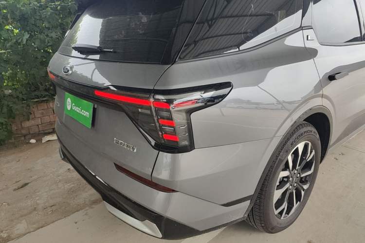 Used Ford Edge 2026 Model Explorer L 2.0T EcoBoost E Hybrid Four-Wheel Drive Seven-Seat Ultimate Right Rear Taillight