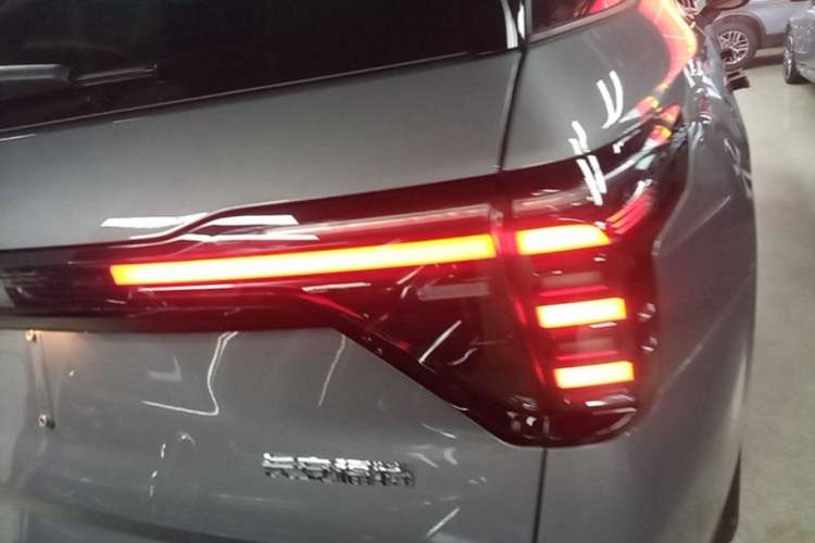 Used Ford Edge 2026 Model Explorer L 2.0T EcoBoost E Hybrid Two-Wheel Drive Seven-Seat Luxury Right Rear Taillight