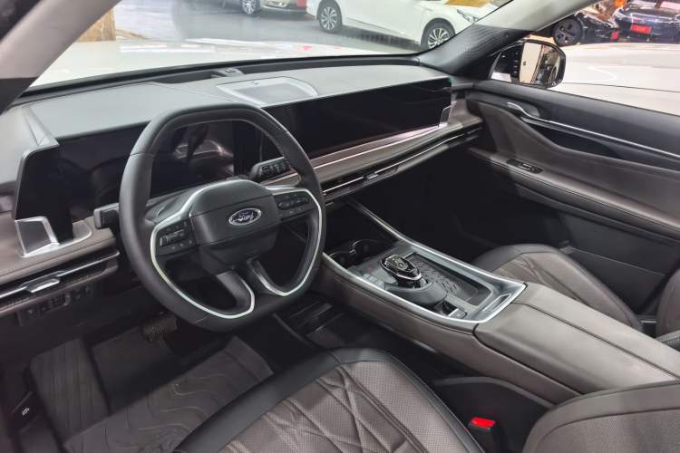 Used Ford Edge 2026 Model Explorer L 2.0T EcoBoost Four-Wheel Drive Seven-Seat Ultimate Interior 3