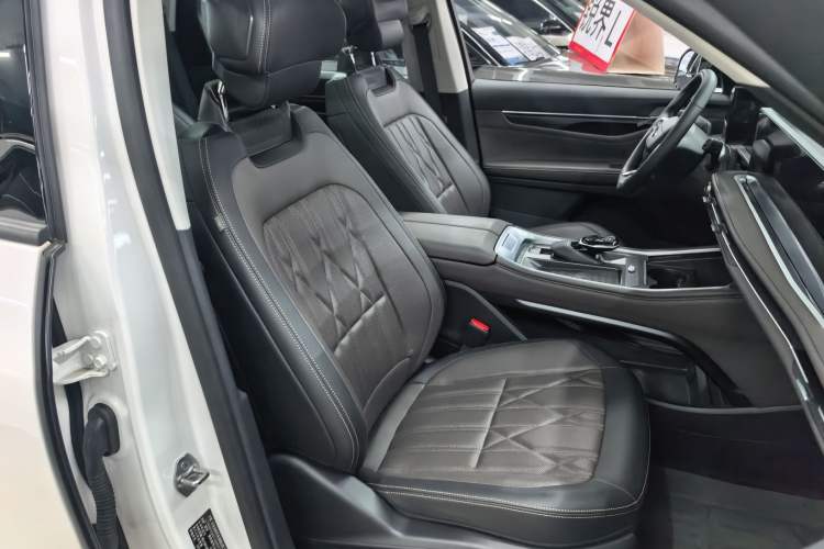 Used Ford Edge 2026 Model Explorer L 2.0T EcoBoost Four-Wheel Drive Seven-Seat Ultimate Right Front Seat