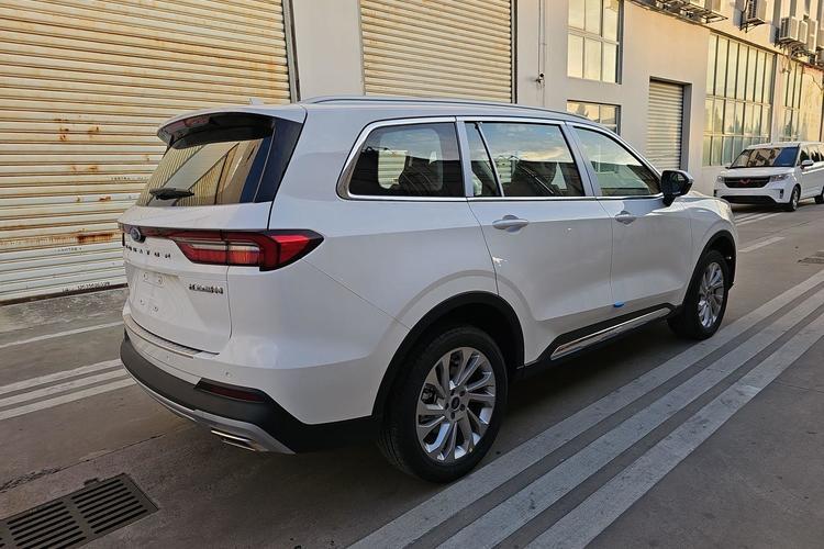 Used Ford Equator 2023 EcoBoost 225 Titanium 6-Seater Exterior 5