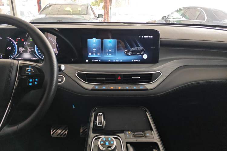Used Ford Equator 2021 EcoBoost 225 Platinum Edition 7-Seater Audio And AC Panel
