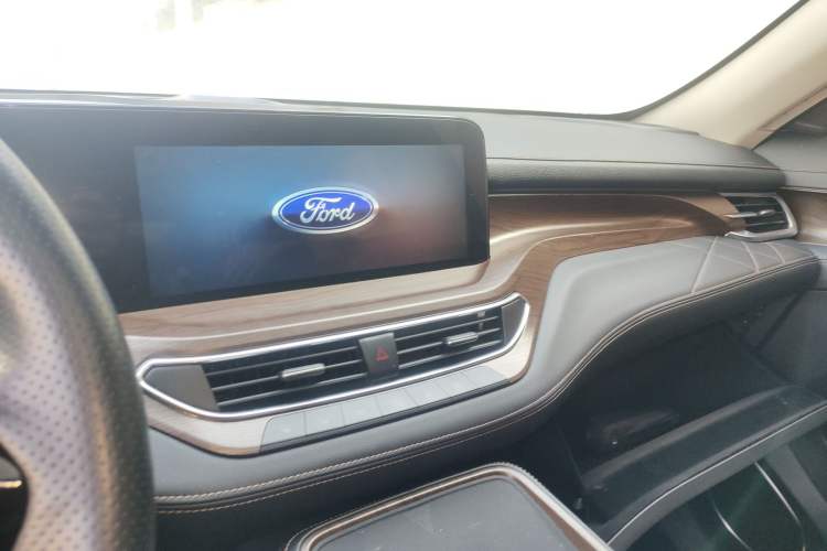 Used Ford Equator 2021 EcoBoost 225 Premier 7-Seater (2/2/3) Audio And AC Panel