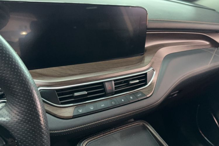 Used Ford Equator 2021 EcoBoost 225 Premier 6-Seater Audio And AC Panel