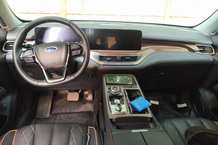 Used Ford Equator 2021 EcoBoost 225 Premier 6-Seater Center Console