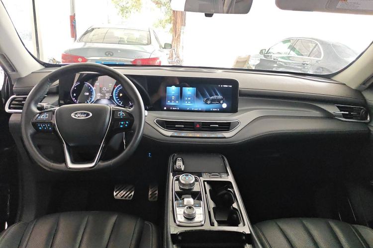 Used Ford Equator 2021 EcoBoost 225 Platinum Edition 7-Seater Center Console