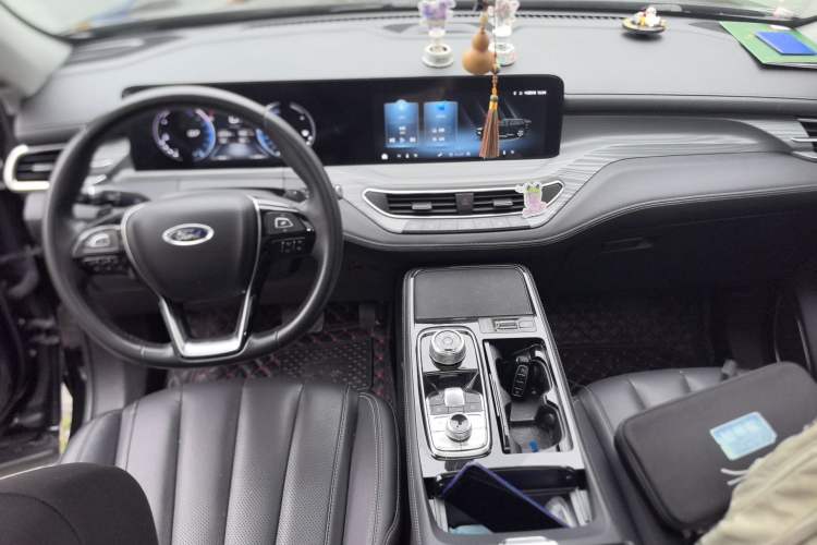 Used Ford Equator 2021 EcoBoost 225 Platinum Edition 6-seater Center Console