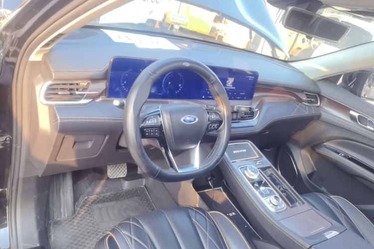 Used Ford Equator 2021 EcoBoost 225 Premier 6-Seater Center Console