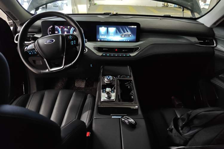Used Ford Equator 2021 EcoBoost 225 Platinum Edition 6-seater Center Console