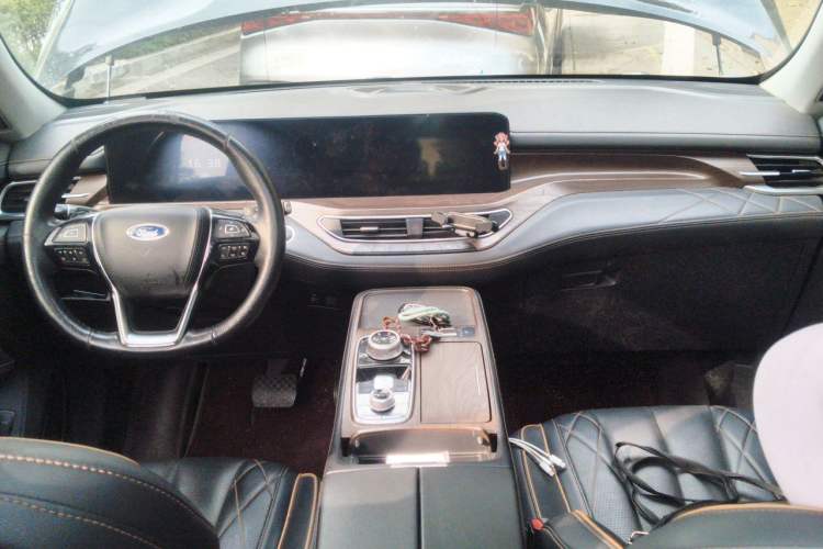 Used Ford Equator 2021 EcoBoost 225 Premier 6-Seater Center Console