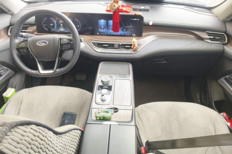 Used Ford Equator 2021 EcoBoost 225 Premier 6-Seater Center Console