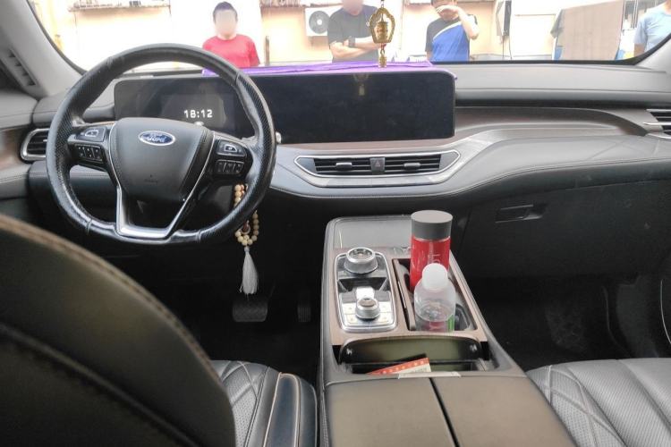 Used Ford Equator 2021 EcoBoost 225 Premier 6-Seater Center Console