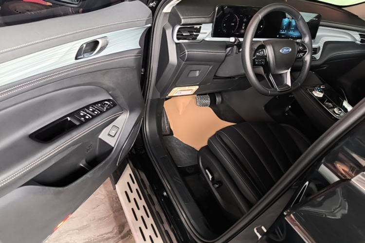 Used Ford Equator 2021 EcoBoost 225 Platinum Edition 6-seater Driver Seat