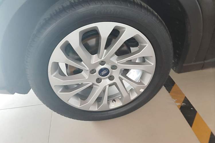 Used Ford Equator 2021 EcoBoost 225 Platinum Edition 5-Seater Exterior 4