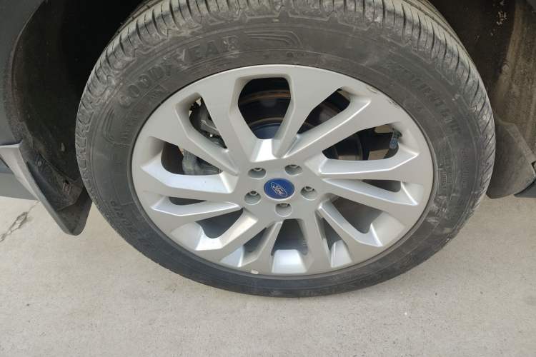 Used Ford Equator 2021 EcoBoost 225 Platinum Edition 7-Seater Exterior 5