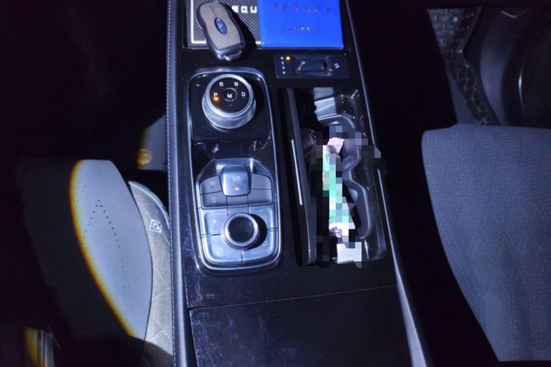 Used Ford Equator 2021 EcoBoost 225 Titanium 6-Seater Gear Lever