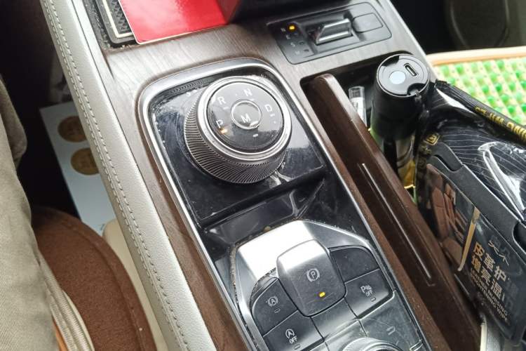 Used Ford Equator 2021 EcoBoost 225 Premier 7-Seater (2/2/3) Gear Lever