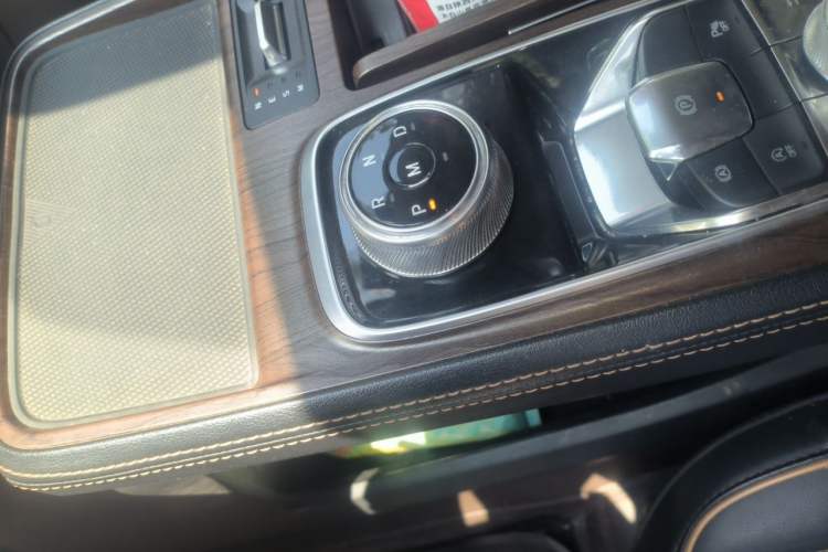 Used Ford Equator 2021 EcoBoost 225 Premier 6-Seater Gear Lever